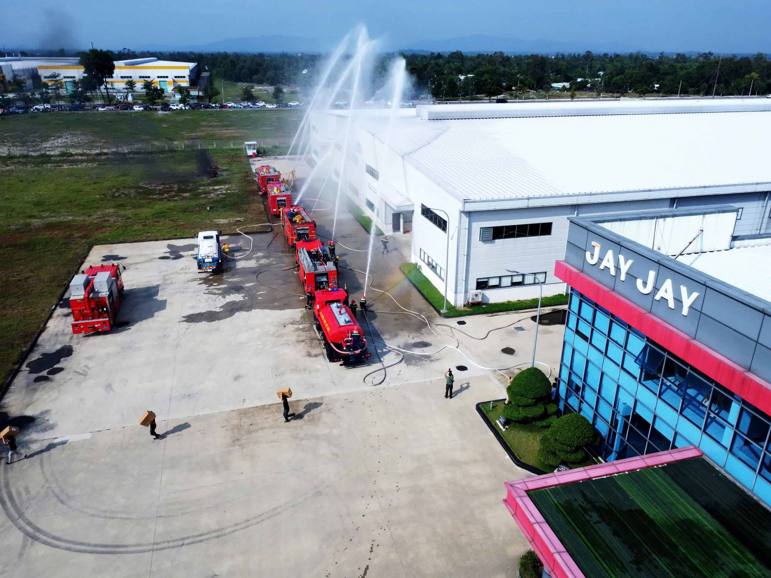 JayJay was thrilled to participate in the firefighting and rescue skills competition and combined fire and rescue drill at Tam Thang Industrial Park.